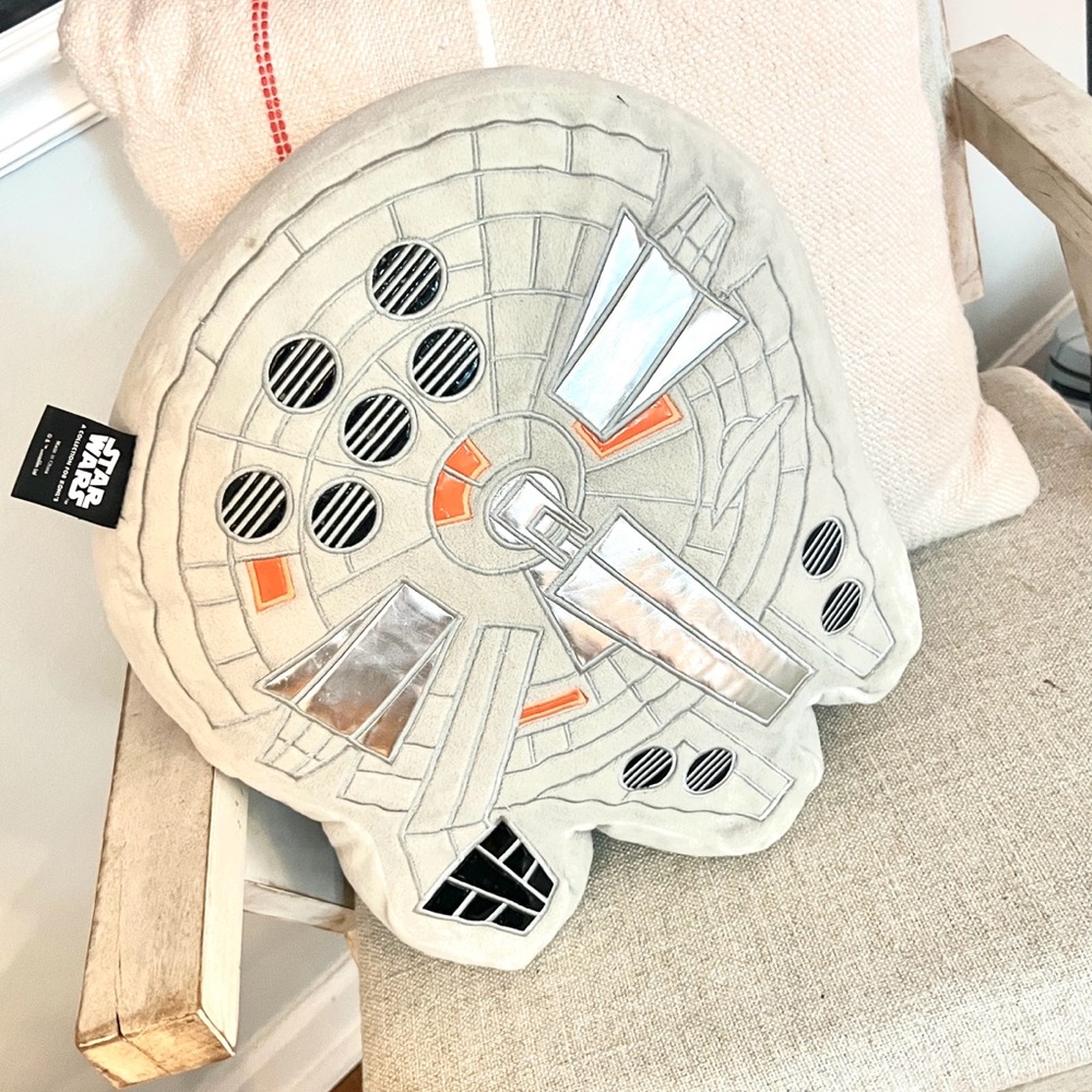 Star Wars,Millennium Falcon Decorative Pillow by Kohl's,Excellent Condition,Soft